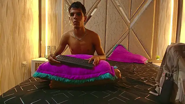 Hotcouple_222 live sex cam