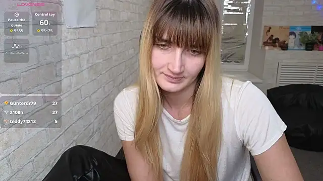 Nika_Kitten live sex cam