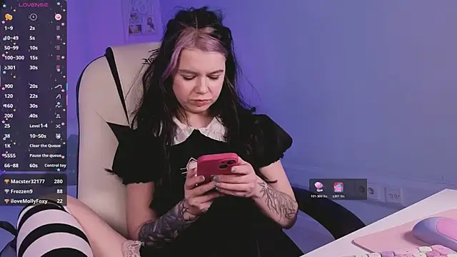 Lil_Amelie's cam snapshot