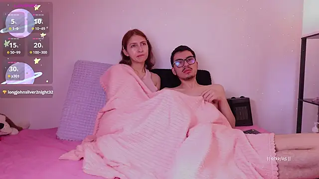 SkinnysCouple live sex cam