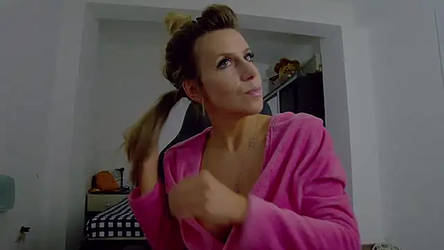 DedeSibel's cam snapshot