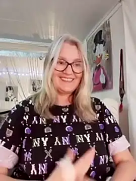 irinamaux live sex cam