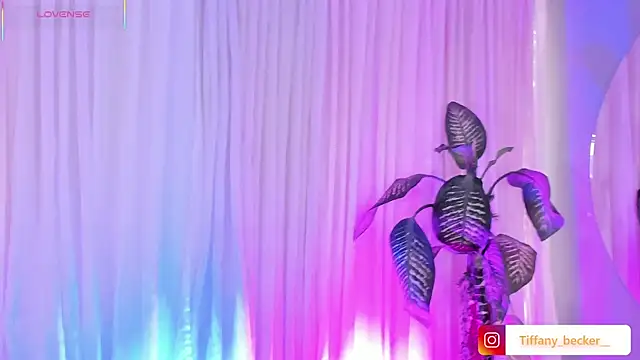 tiffany_becker's cam snapshot