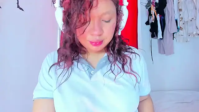 Emily_Coper18 live sex cam