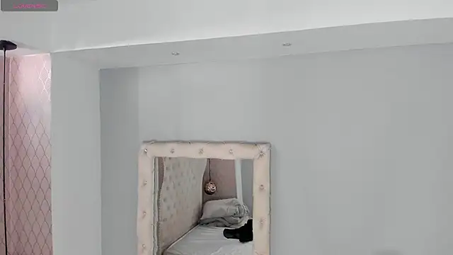 Lucii_fer_ live sex cam