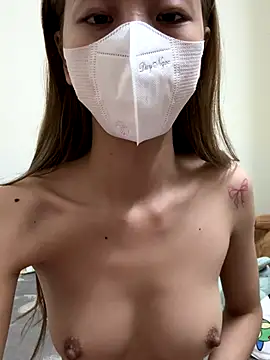 Lucy-Gold's cam snapshot