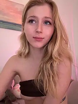 LunaRase live sex cam