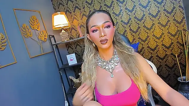 ThaliaWintour's cam snapshot