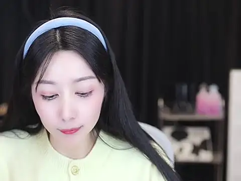 Nuyoah-77 live sex cam