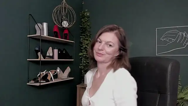 VivianWILD's cam snapshot