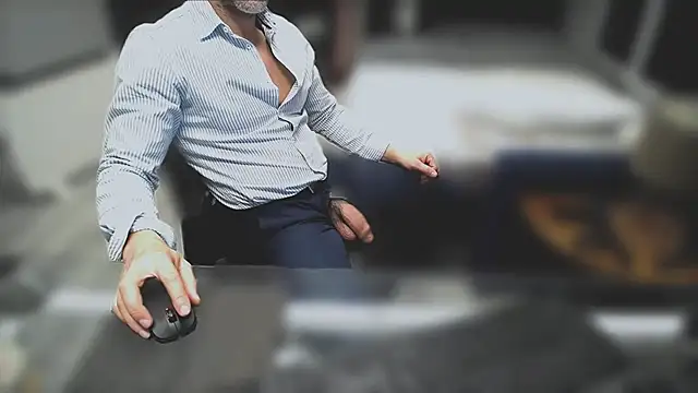 latinoo23bom's cam snapshot