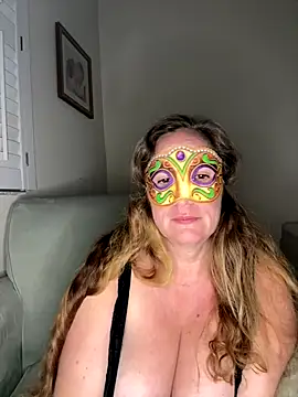 largeboobies30's cam snapshot