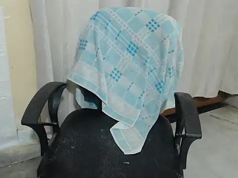 HOT_CHILLY's cam snapshot