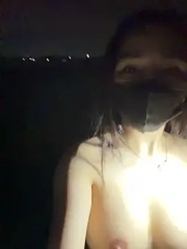 Linh_2004 live sex cam