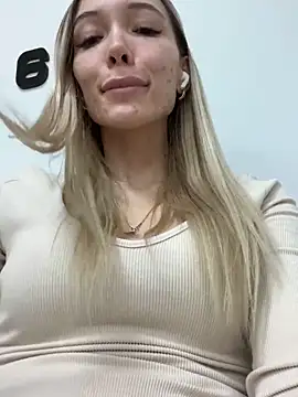 MoonSprinkle's cam snapshot