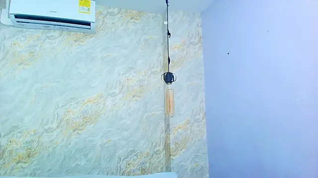 Mia_candy_0's cam snapshot