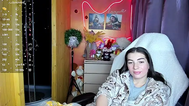 Fiery_Brunette_'s cam snapshot