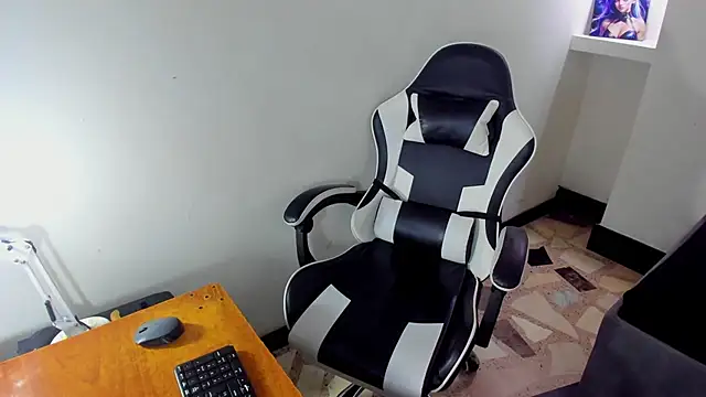 Charis_21's cam snapshot