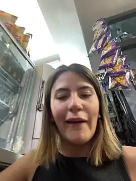 Andrea_19blonde live sex cam