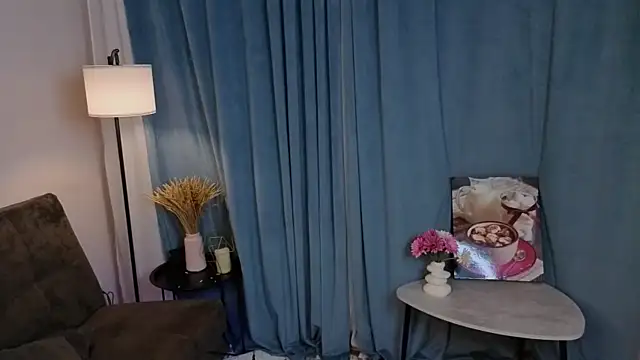 MowasaBritten live sex cam