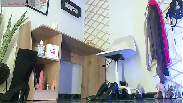 myla_sarah's cam snapshot