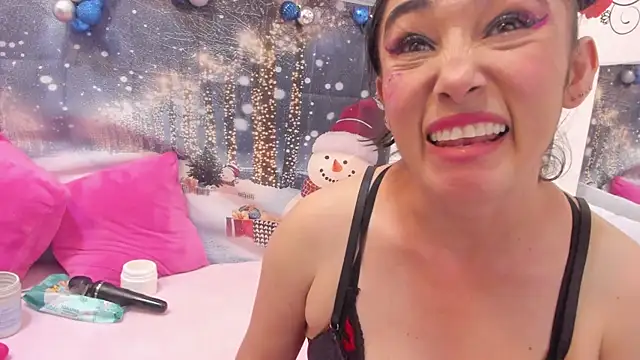 charlotte-11's cam snapshot