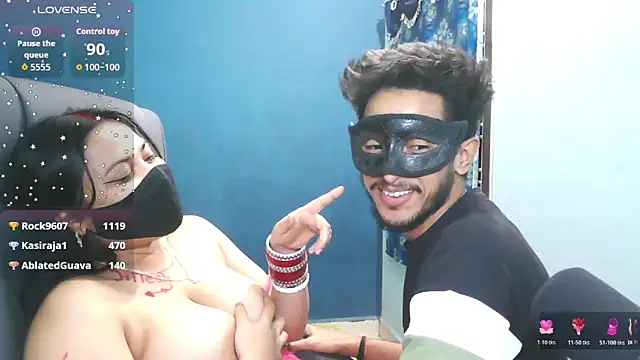 SassyWildCouple live sex cam