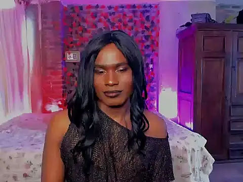 LaGoldenBitch live sex cam