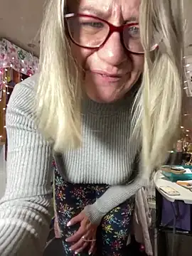 TrenaAnne live sex cam