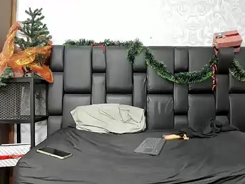 NicollAndJulian live sex cam