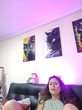 Caroline_Jons's cam snapshot