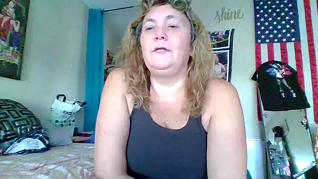 Bored_Grandma live sex cam