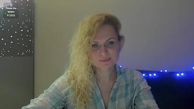 LanaLight_x's cam snapshot