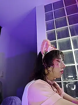 Sweet-SharoKitty live sex cam