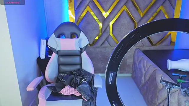 Dom_venena live sex cam