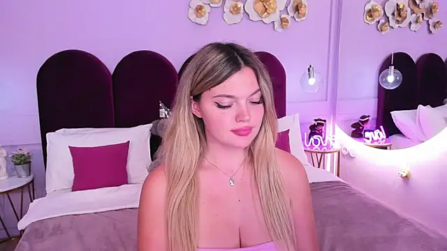 ZaraBloom's cam snapshot