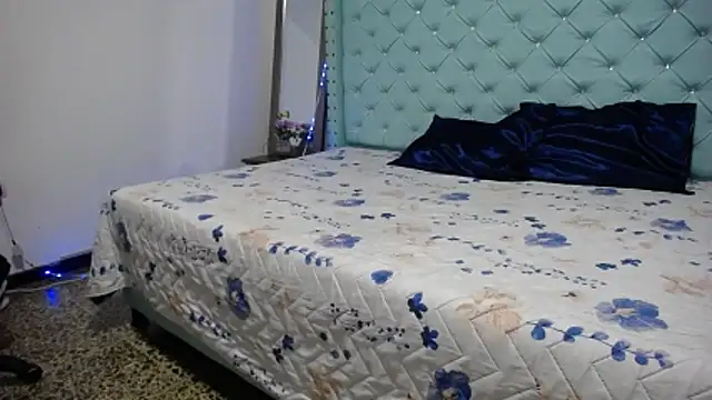 yuliet_latin69's cam snapshot