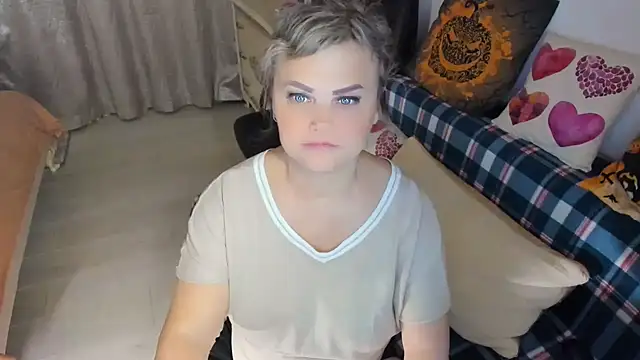 MildMature live sex cam