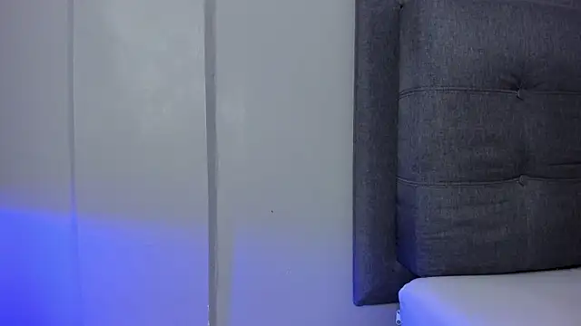 Tylerffoxx live sex cam