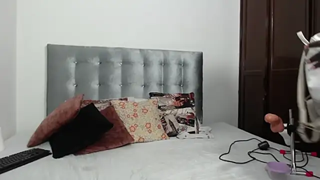 DaiishaWolf live sex cam