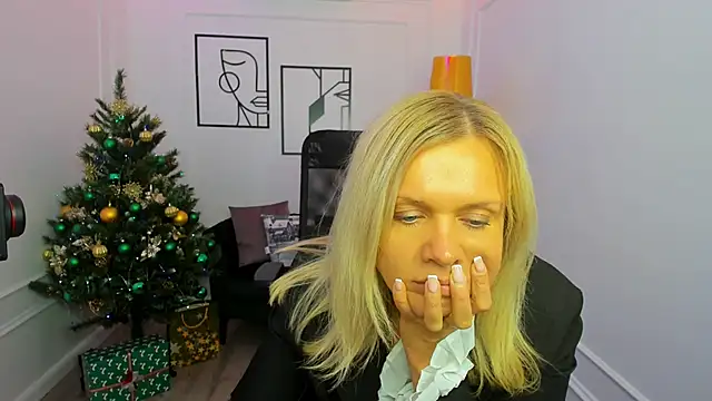 AgathaKlouin live sex cam