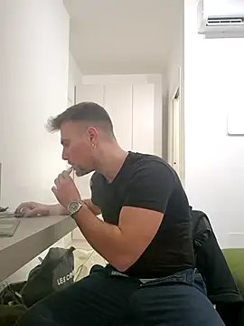 mrlyuis live sex cam