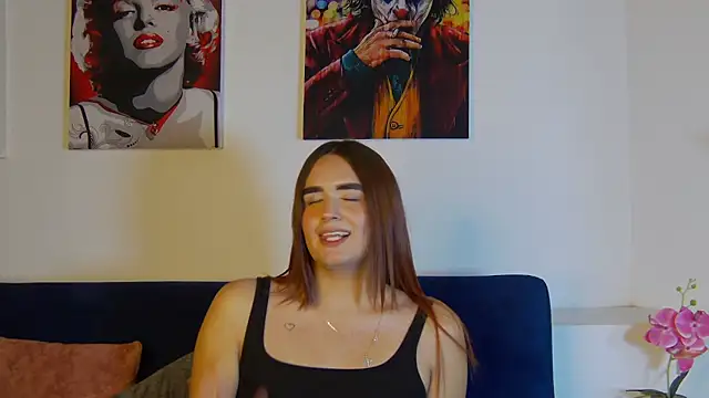 Maylu_Fox's cam snapshot