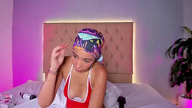 EmmaLawrence_'s cam snapshot