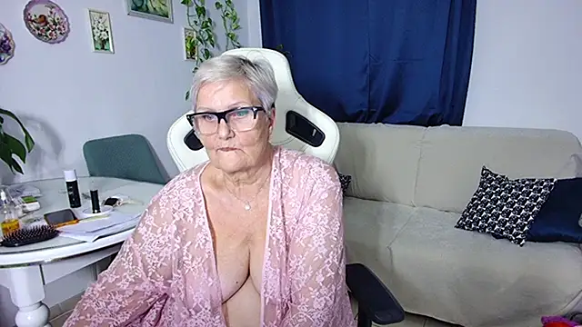 Selenna57 live sex cam