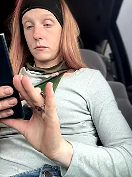 GoldenFlameGoddess live sex cam