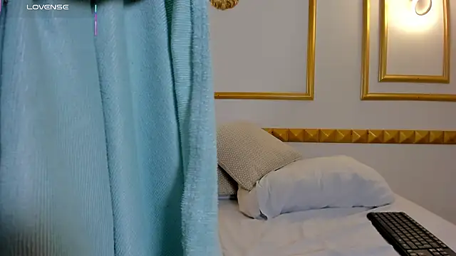 emma_fhox's cam snapshot