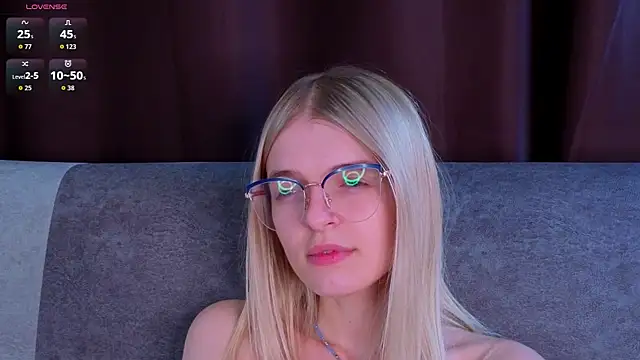 MonicaShiny live sex cam