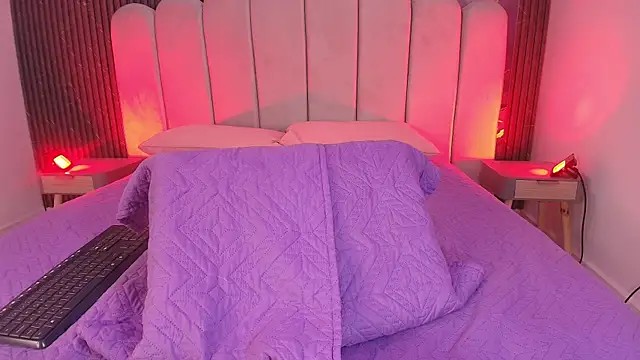 hot_dione's cam snapshot