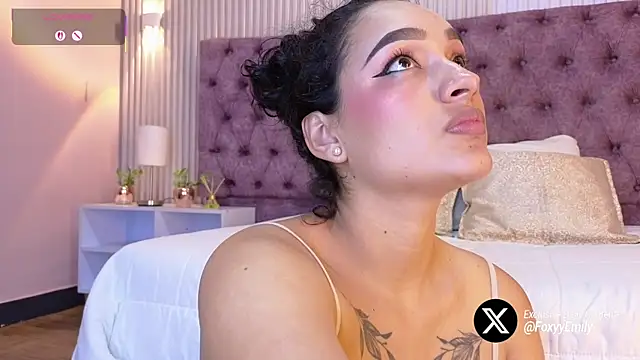 EMILYY_FOXY's cam snapshot